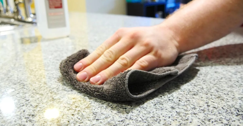 Granit tezgahı nasıl temizleyebiliriz?